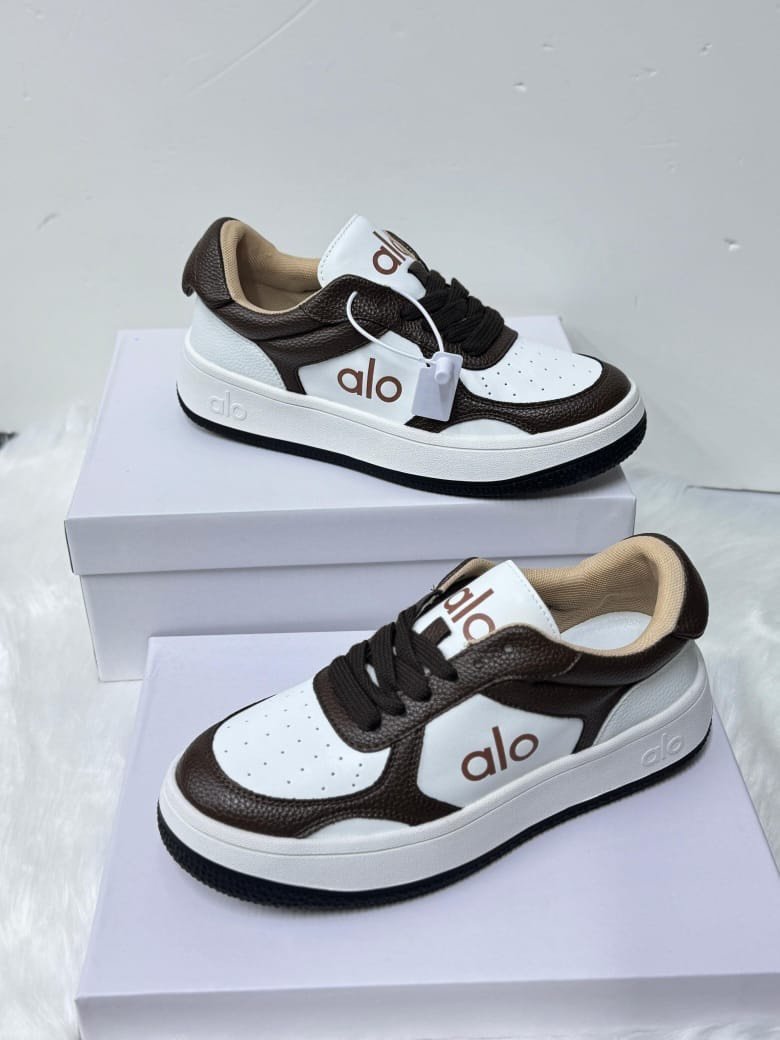 ALO Yoga Recovery Mode Sneaker In White And Brown