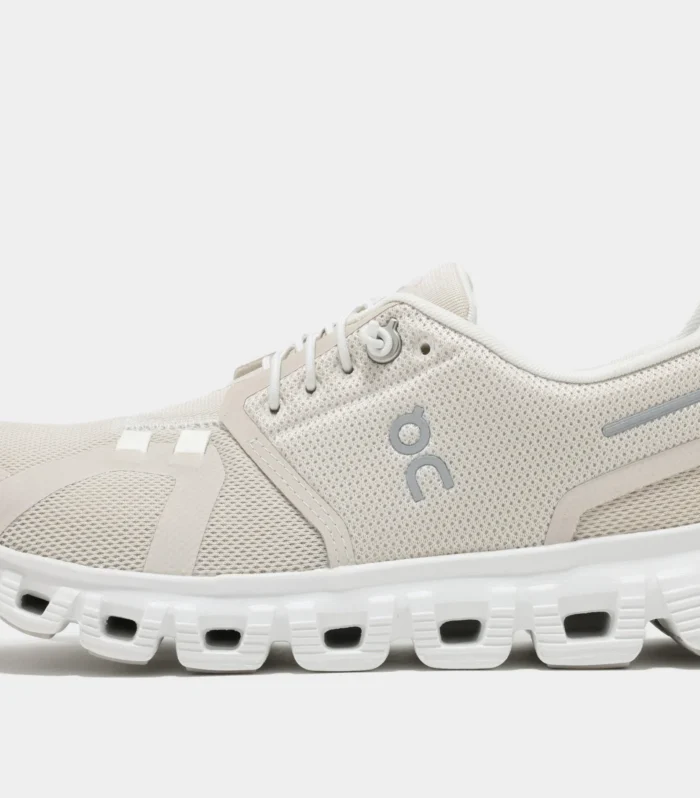 On Cloud 6 Sneakers In Pearl/White - 36