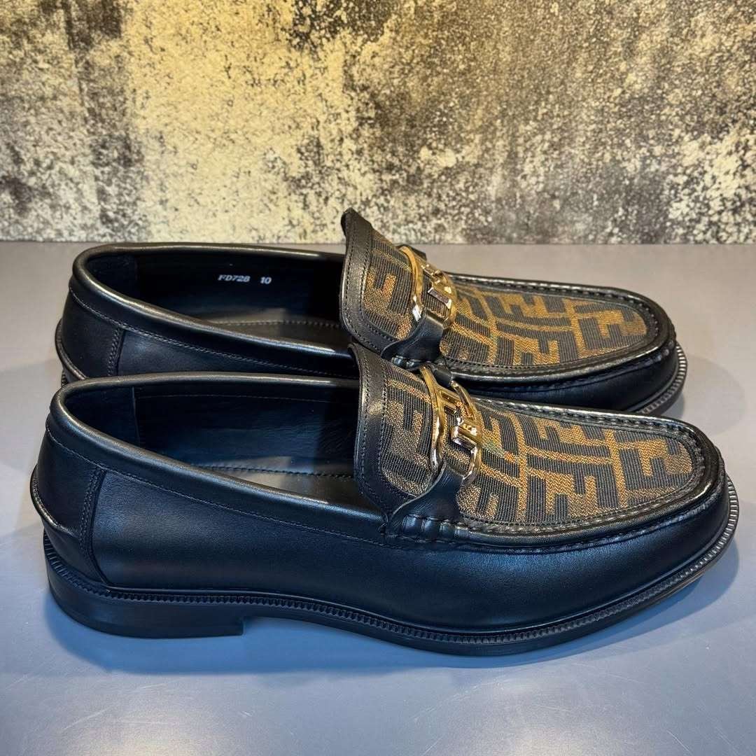 SnapInsta.to_488184191_17900261790156055_612816521560406351_n.jpg Fendi Men’s O’Lock loafers - Image 1